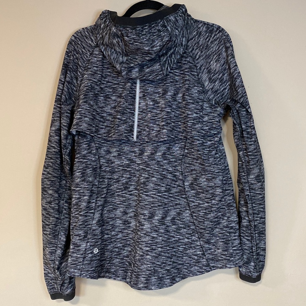 [8] Lululemon Zip Up Jacket with Packable Hood | Black/White